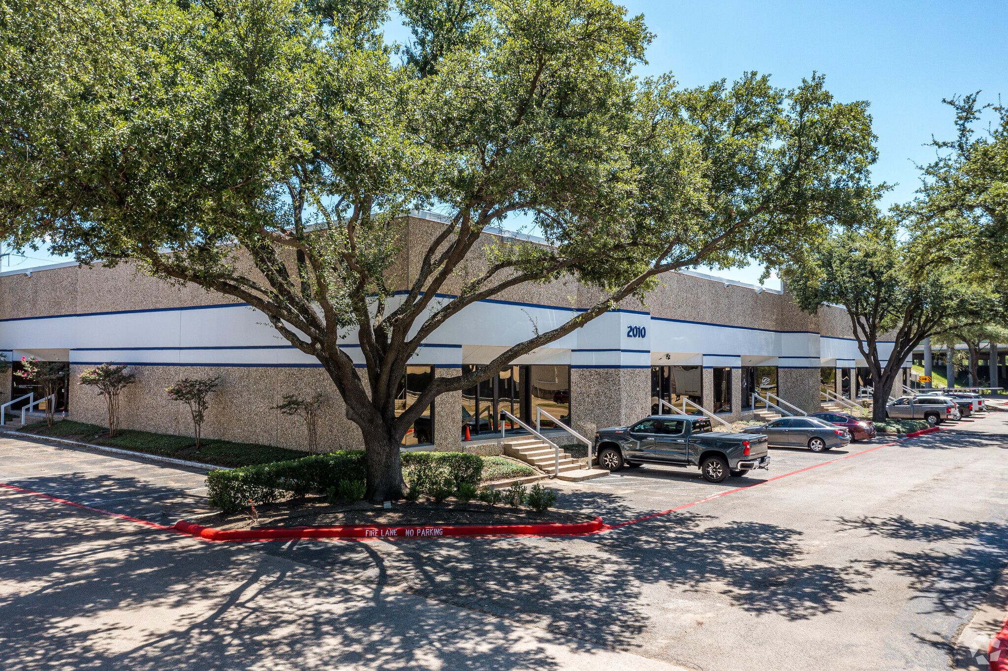 2010 Century Center Blvd, Irving, TX for lease Primary Photo- Image 1 of 6