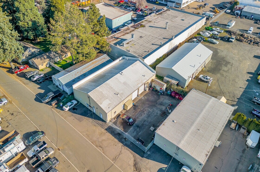 160 SW Freeman Ave, Hillsboro, OR for lease - Aerial - Image 2 of 4