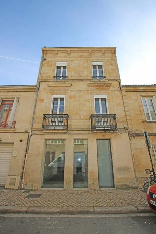 Commerce de détail dans Bordeaux à louer Photo du bâtiment- Image 1 de 8