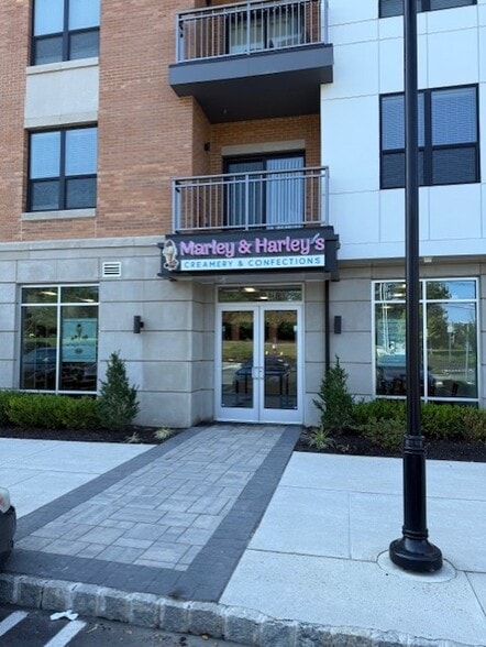 1 Legacy Pl, East Brunswick, NJ for lease - Building Photo - Image 3 of 7