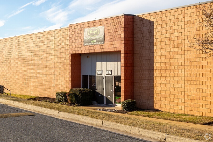 7900-7996 E Baltimore St, Baltimore, MD à louer - Photo du bâtiment - Image 3 de 4