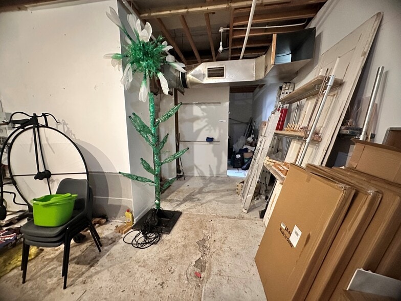 8 Town St, Shepton Mallet for lease - Building Photo - Image 3 of 11