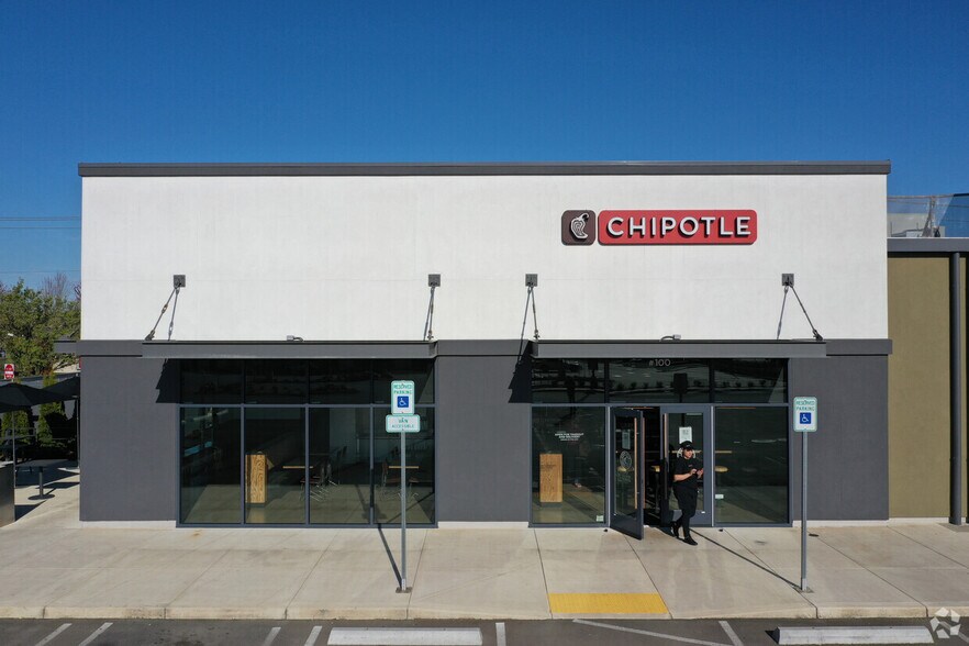 105 N Arney Rd, Woodburn, OR à vendre - Photo du bâtiment - Image 3 de 13