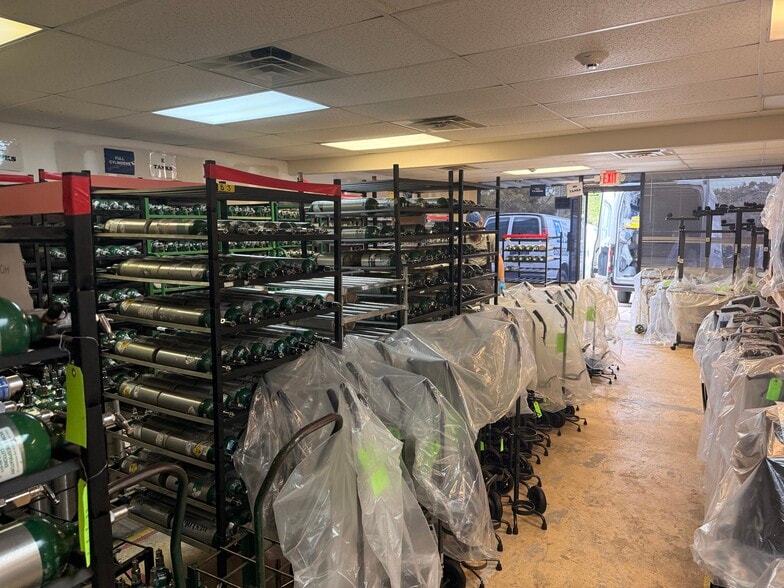 1611 Jaydell Cir, Tallahassee, FL for sale - Building Photo - Image 3 of 7