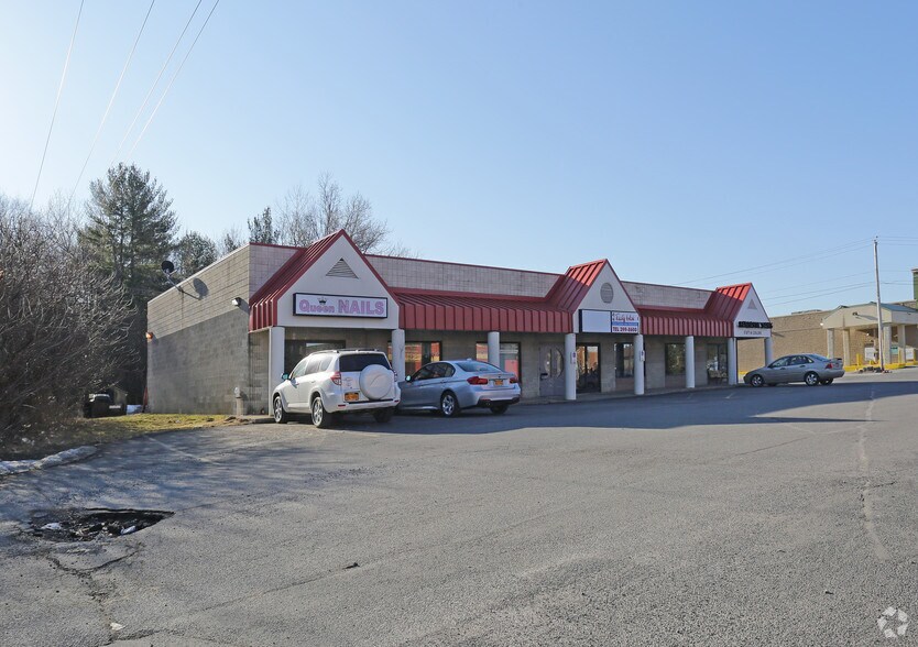 272 Saratoga Rd, Schenectady, NY à louer - Photo du bâtiment - Image 2 de 2