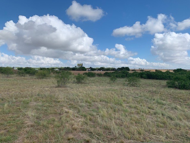 3520 W US Highway 90, Seguin, TX à vendre Photo du bâtiment- Image 1 de 5