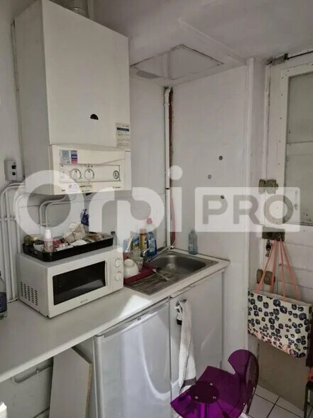 Retail in Reims for lease - Interior Photo - Image 3 of 5