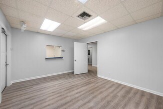 Plus de détails pour 1801 SE Hillmoor Dr, Port Saint Lucie, FL - Bureau/Médical à louer