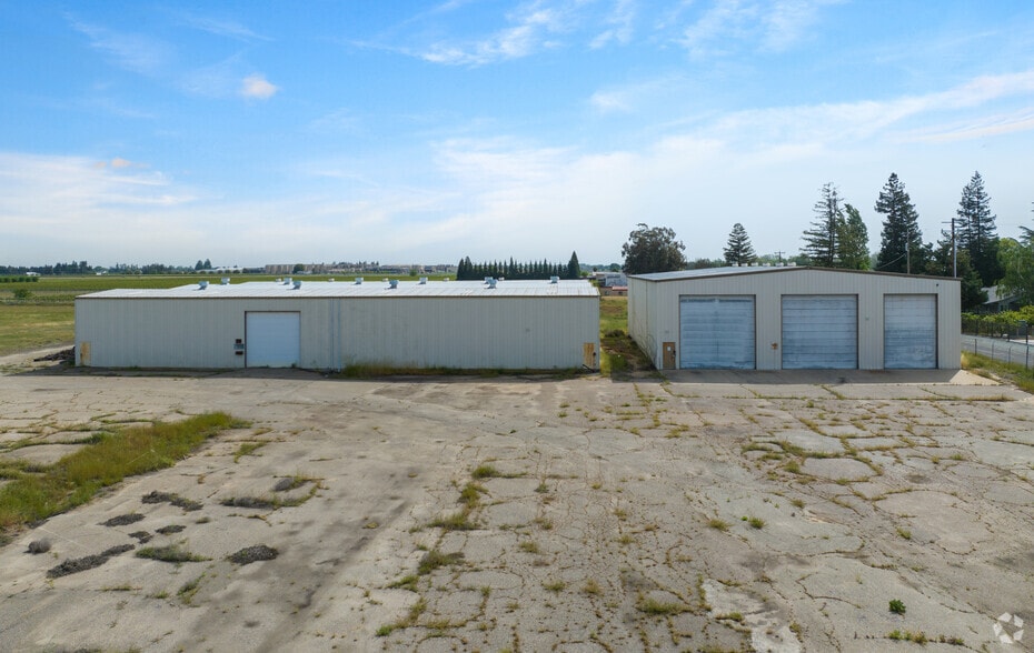 18846 N Highway 99, Acampo, CA à vendre - Photo du bâtiment - Image 3 de 15