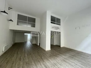 Retail in Lyon for lease Interior Photo- Image 2 of 5