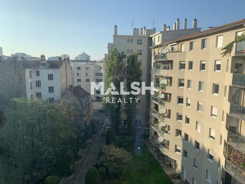 Bureau dans Lyon à vendre - Photo du bâtiment - Image 3 de 14