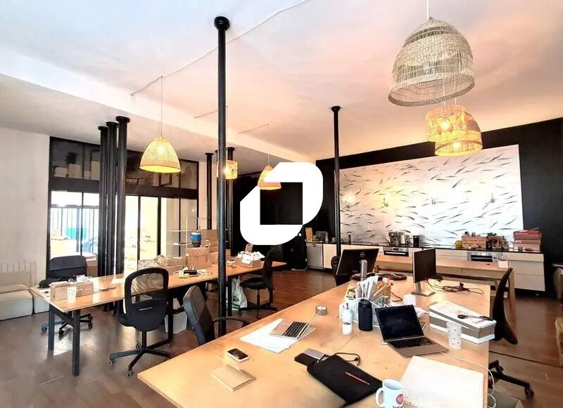 Office in Bordeaux for lease - Building Photo - Image 3 of 6