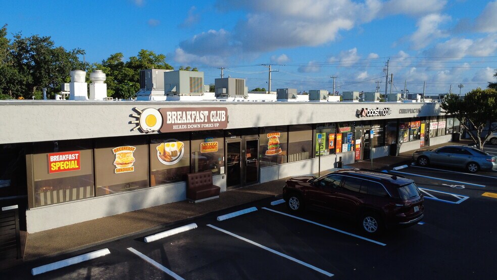 2301 NE 5th Ave, Pompano Beach, FL à vendre - Photo du bâtiment - Image 2 de 13