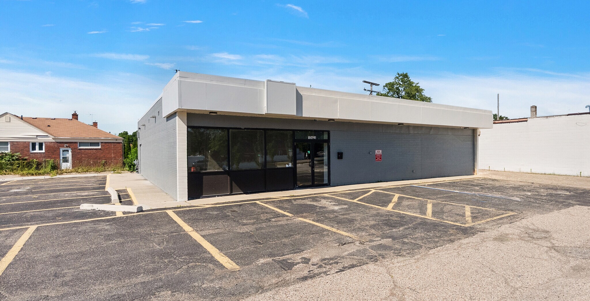 17423 E 9 Mile Rd, Eastpointe, MI à vendre Photo principale- Image 1 de 8
