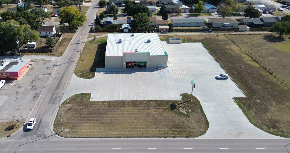 801 S Washington St, Plainville, KS for lease - Primary Photo - Image 1 of 3