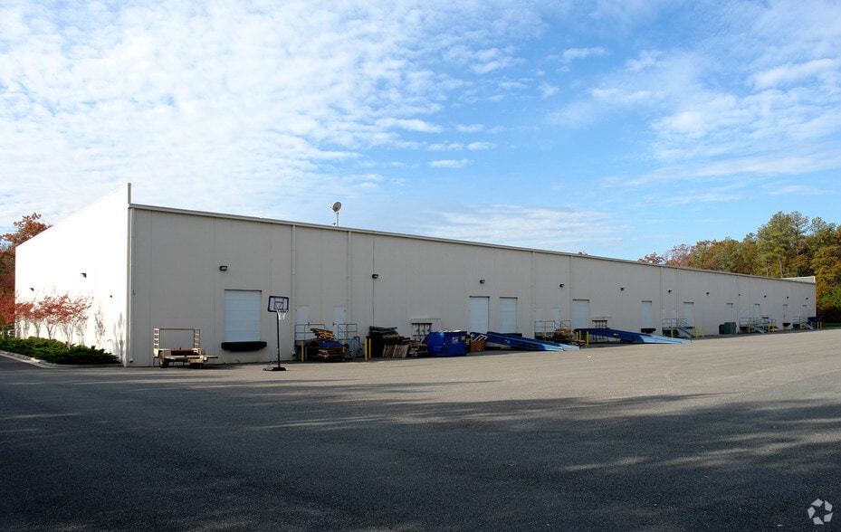 319 Business Ln, Ashland, VA for lease - Building Photo - Image 3 of 7