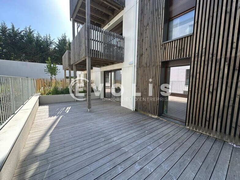 Office in Villejuif for sale - Building Photo - Image 1 of 10