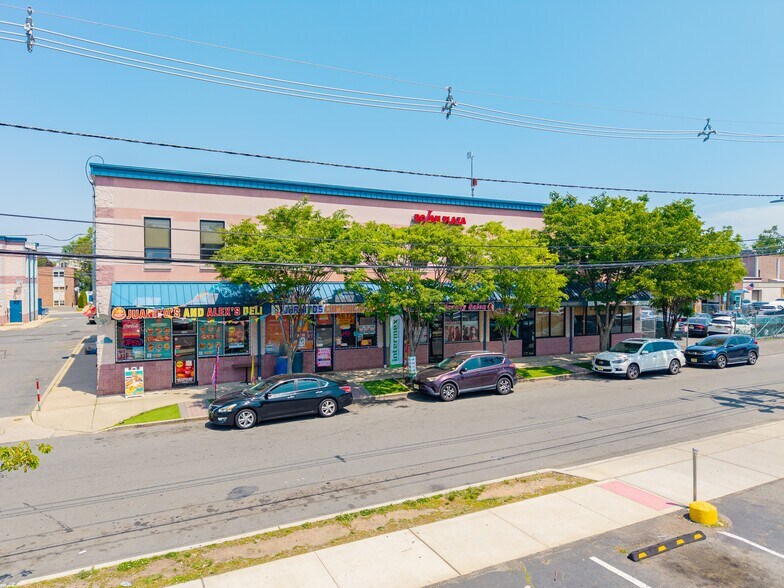 25D Elizabeth St, New Brunswick, NJ à louer - Photo du bâtiment - Image 3 de 5