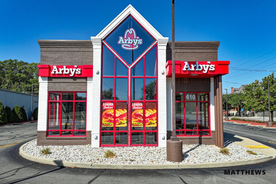 610 Jefferson Blvd, Fort Wayne, IN à vendre - Photo du bâtiment - Image 2 de 3