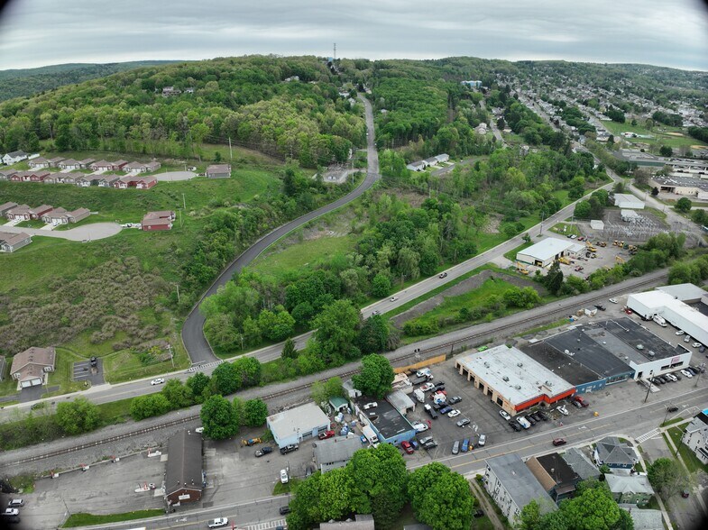 701 E Franklin St, Endicott, NY à vendre - Communauté Matterport - Image 3 de 18