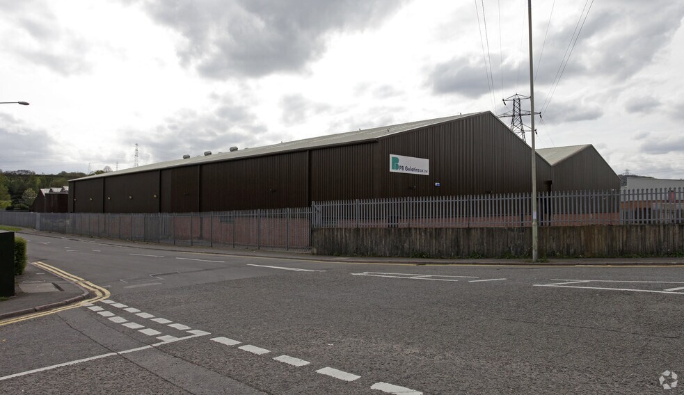 A18 Gwaelod-Y-Garth Rd, Pontypridd à vendre - Photo principale - Image 1 de 10