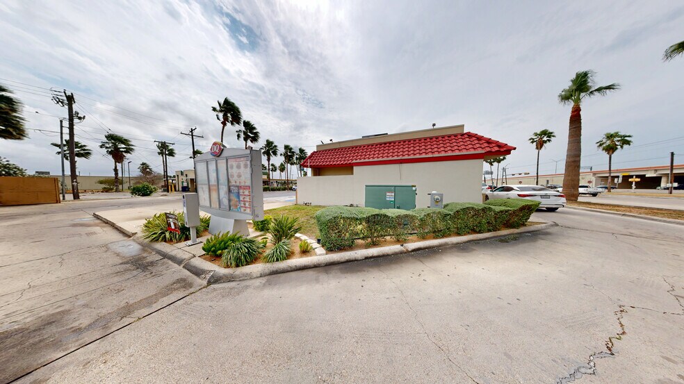 912 N Main St, La Feria, TX à vendre - Numérisation 3D de Matterport - Image 2 de 23
