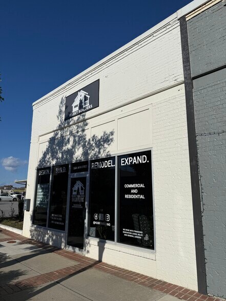 116 N Main St, Fountain Inn, SC à louer - Photo du bâtiment - Image 2 de 7