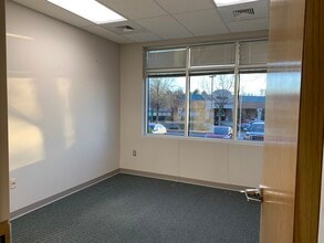 17300 Chenal Pky, Little Rock, AR for lease Interior Photo- Image 2 of 6