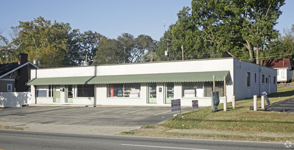 3707 N Broadway St, Knoxville, TN à louer - Photo du bâtiment - Image 1 de 2