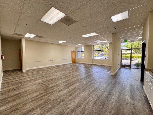 610-640 W Lambert Rd, Brea, CA à vendre - Photo du bâtiment - Image 2 de 26