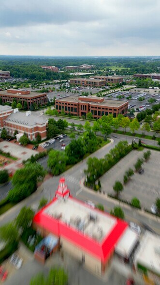 4249 Easton Way, Columbus, OH à louer - Vidéo sur l’inscription commerciale - Image 2 de 14