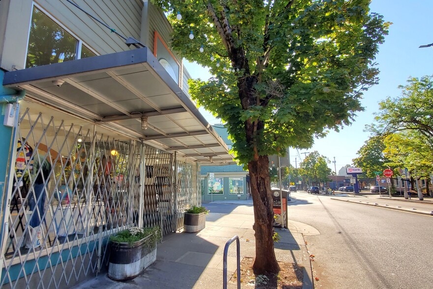 8621 N Lombard St, Portland, OR for sale - Building Photo - Image 2 of 8