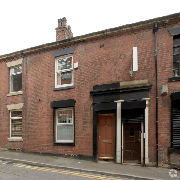 11 Retiro St, Oldham for sale - Primary Photo - Image 1 of 1