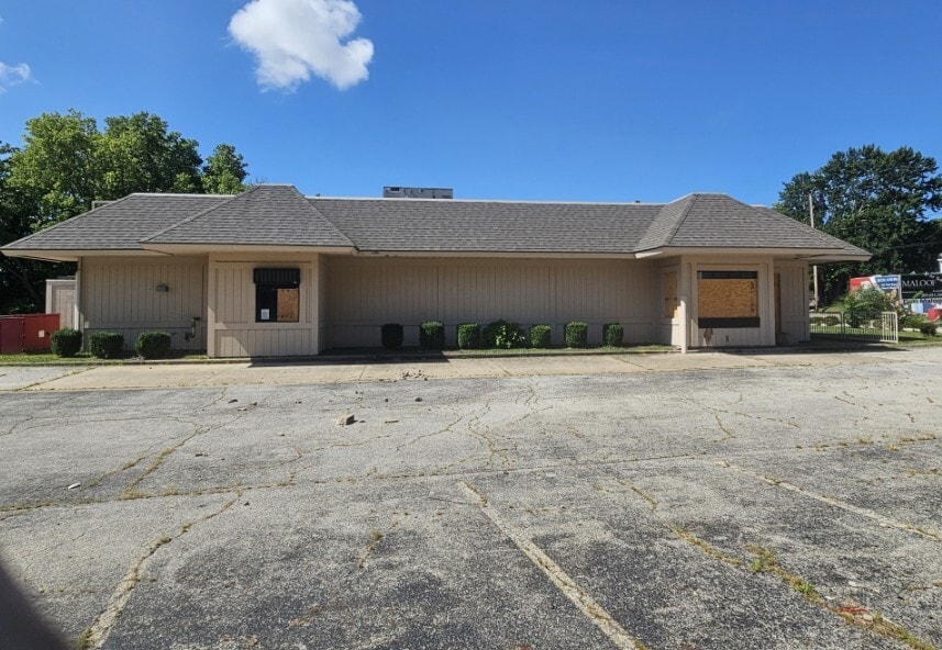 2920 NE Adams St, Peoria, IL for sale Primary Photo- Image 1 of 8