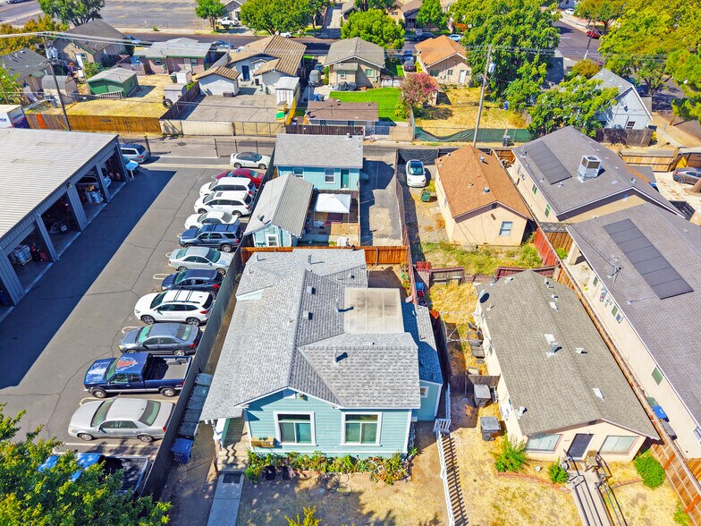 421 14th St, Modesto, CA à vendre - Photo du bâtiment - Image 3 de 11