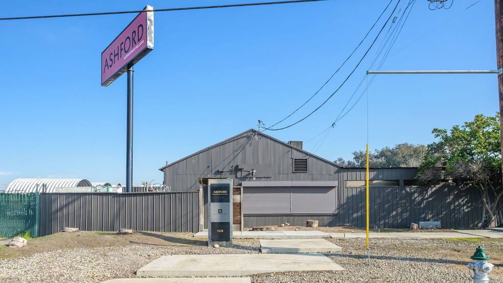 1520-1528 N Sierra Vista Ave, Fresno, CA for sale - Building Photo - Image 3 of 21