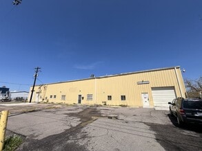 651 E 66th Ave, Denver, CO à louer Photo intérieure- Image 2 de 21