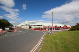 Leeds Bradford Airport Depot - Services immobiliers commerciaux