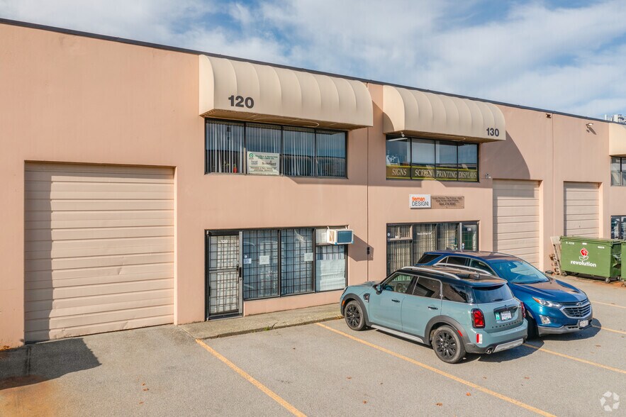 12811 Clarke Pl, Richmond, BC à louer - Photo du bâtiment - Image 3 de 4