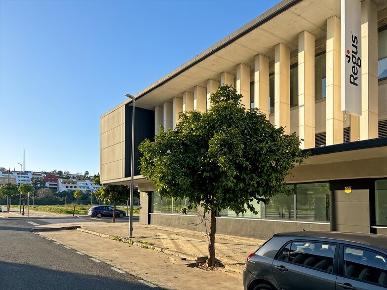 Calle Almutamid, 6, Camas, Sevilla à louer - Photo du bâtiment - Image 2 de 3