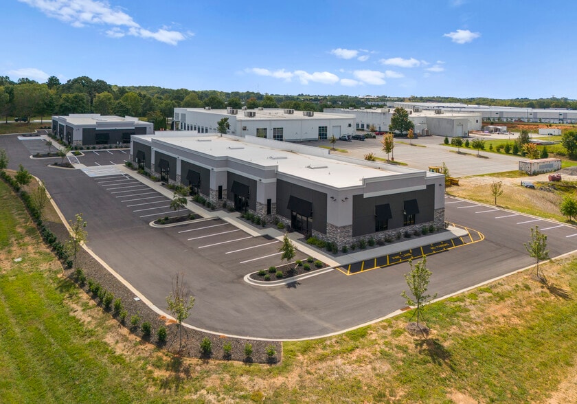 112 Exmore Rd, Mooresville, NC for lease - Building Photo - Image 2 of 10