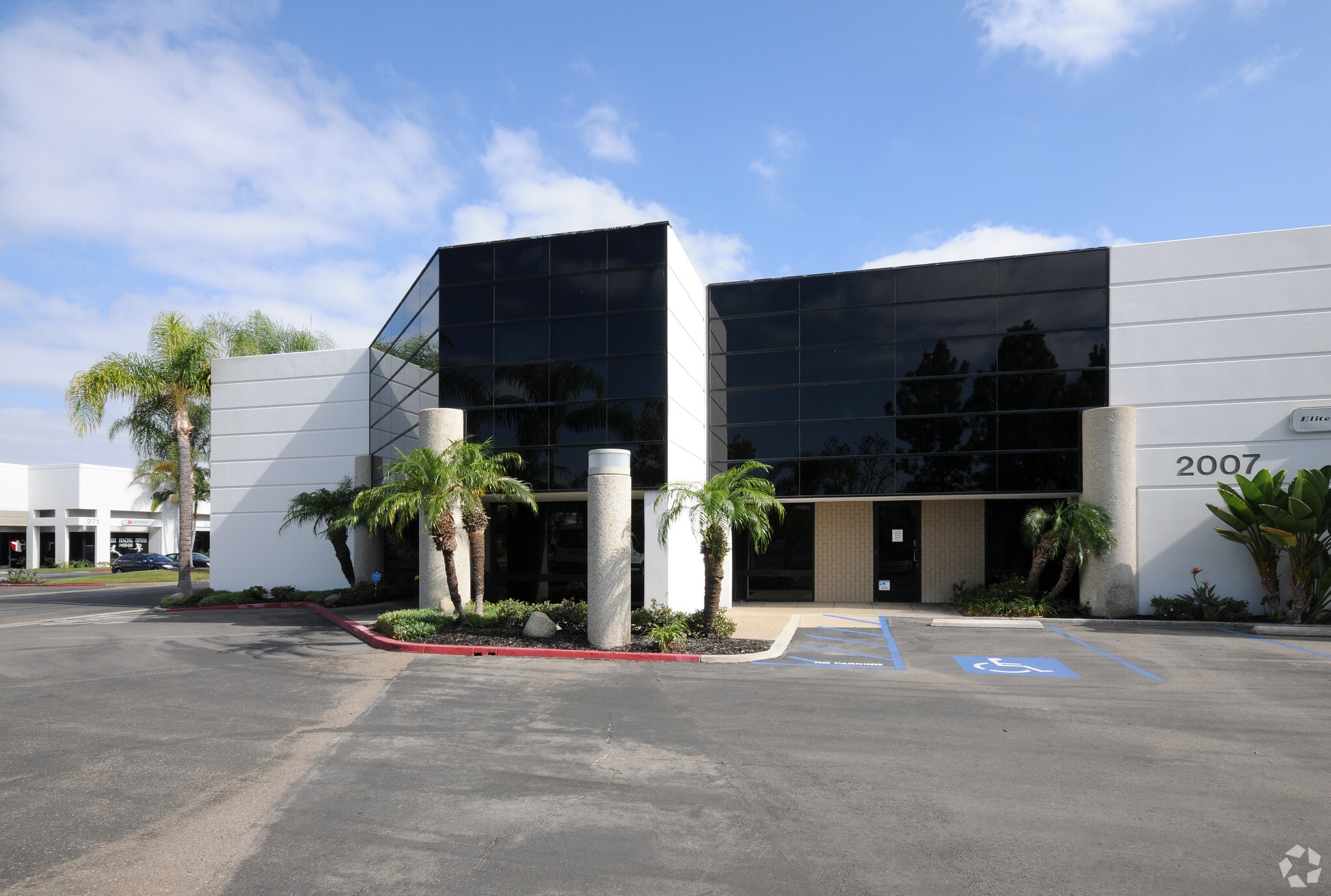 2001-2013 E Miraloma Ave, Placentia, CA for lease Primary Photo- Image 1 of 8