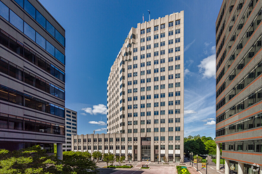 1100 N Glebe Rd, Arlington, VA à louer - Photo du bâtiment - Image 2 de 4