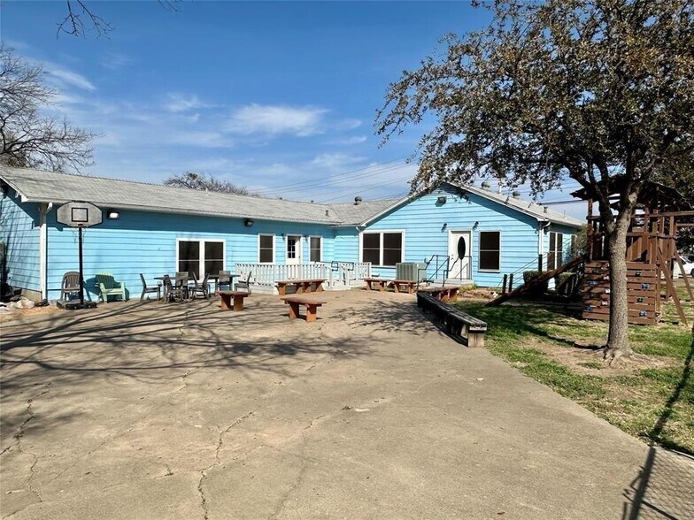 503 Bolivar St, Denton, TX à vendre - Photo du bâtiment - Image 3 de 15