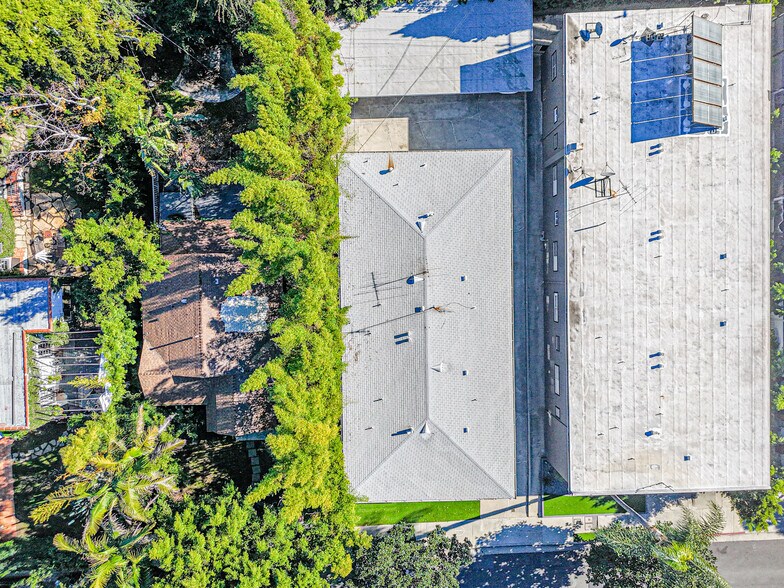 1040 N Genesee Ave, West Hollywood, CA à vendre - Photo du bâtiment - Image 3 de 30