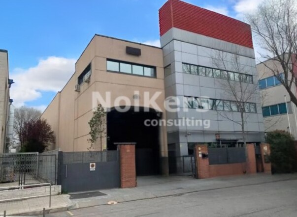 Industriel dans L'Hospitalet de Llobregat, Barcelona à louer - Photo du bâtiment - Image 2 de 2