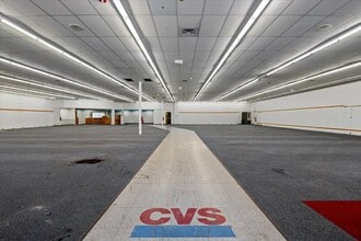 601-621 S Grand Ave E, Springfield, IL for lease Interior Photo- Image 1 of 11
