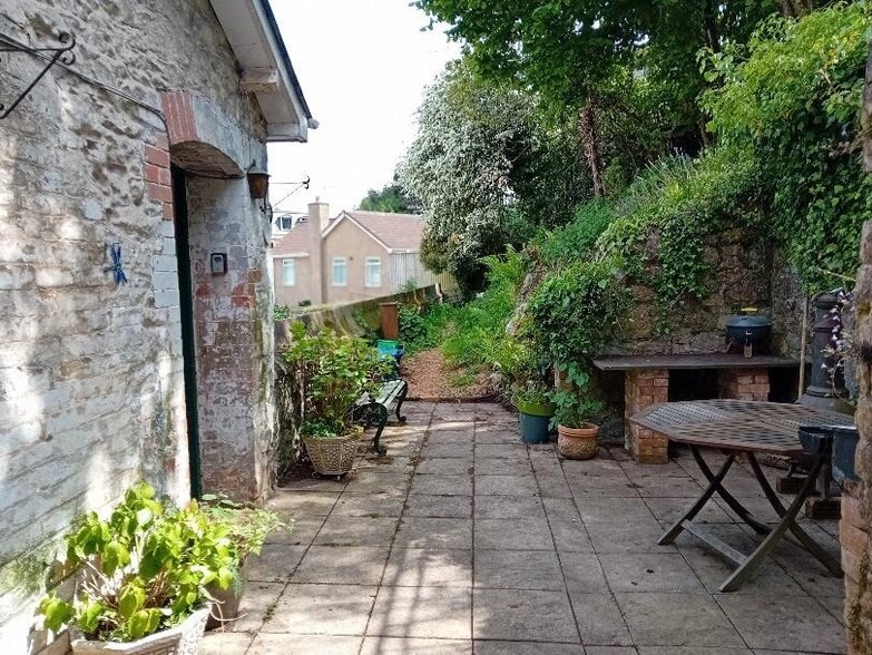 Jetty Marsh Rd, Newton Abbot à vendre - Photo du bâtiment - Image 2 de 9