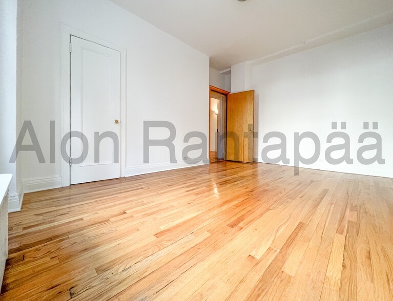 680 West End Ave, New York, NY for lease - Interior Photo - Image 3 of 13