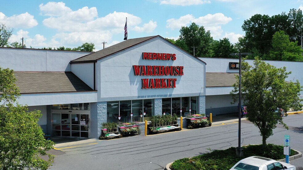 1300 N Charlotte St, Pottstown, PA à louer - Photo du bâtiment - Image 2 de 12